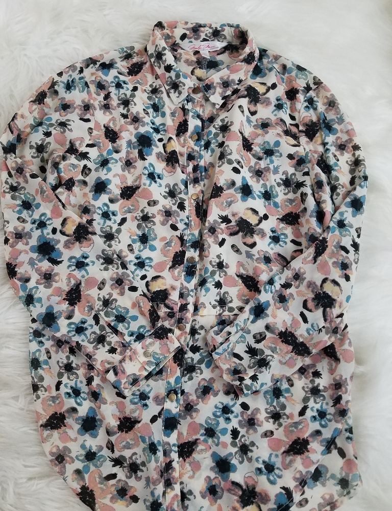 Marilyn Monroe Shirt Size Medium
